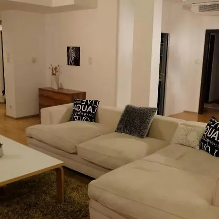 Spacious In 아파트